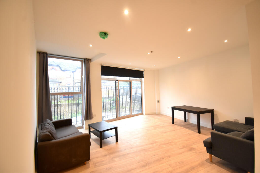 2 bed Mid Terraced House for rent in London. From Chris Anthony Estates - London