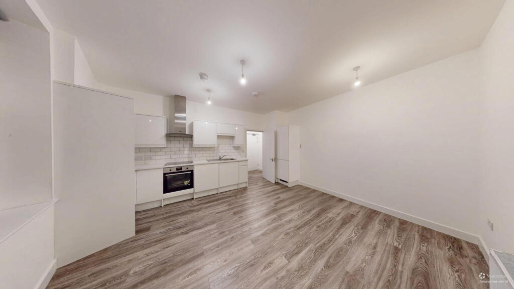 1 bed 1st Floor Flat for rent in Crews Hill. From Chris Anthony Estates - London