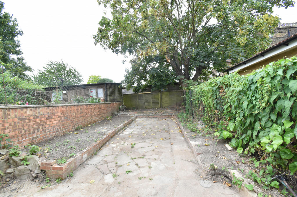 2 bed 1st Floor Flat for rent in Tottenham. From Chris Anthony Estates - London