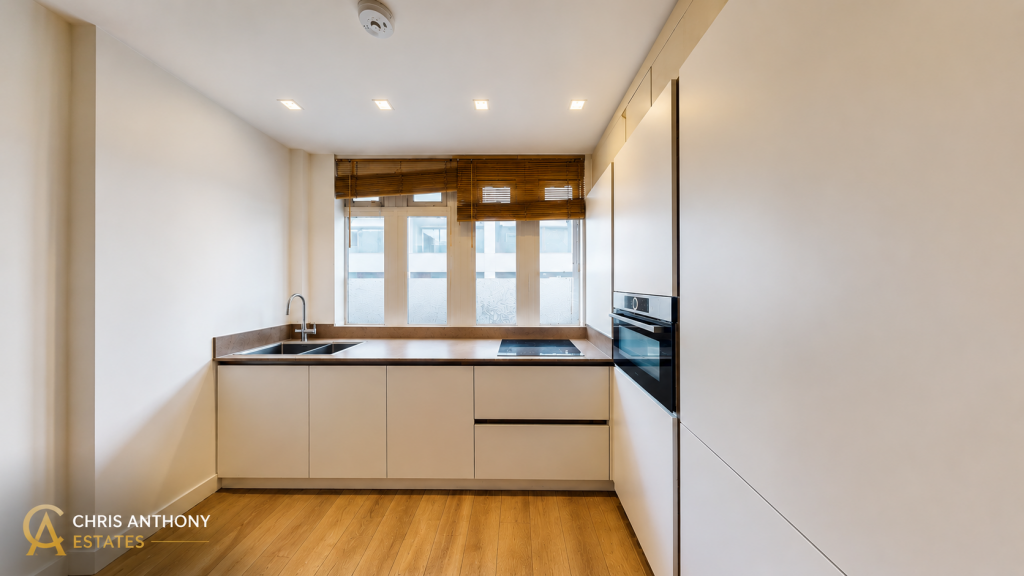 1 bed 1st Floor Flat for rent in London. From Chris Anthony Estates - London