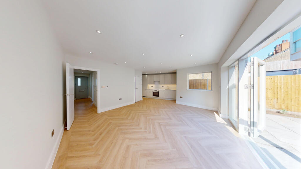 1 bed Apartment for rent in Crews Hill. From Chris Anthony Estates - London