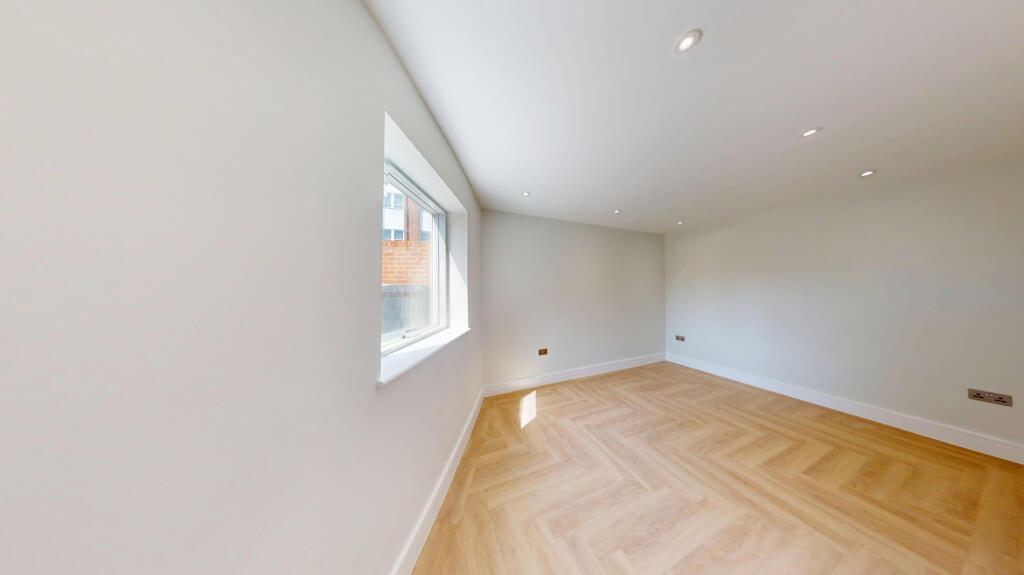 1 bed 1st Floor Flat for rent in Crews Hill. From Chris Anthony Estates - London