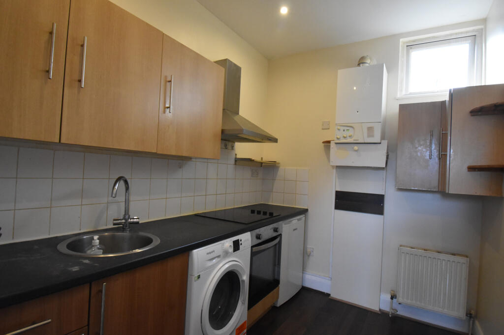 1 bed 1st Floor Flat for rent in London. From Chris Anthony Estates - London
