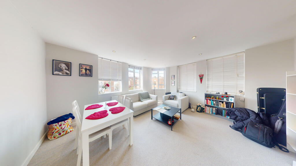 3 bed Apartment for rent in Camden Town. From Chris Anthony Estates - London