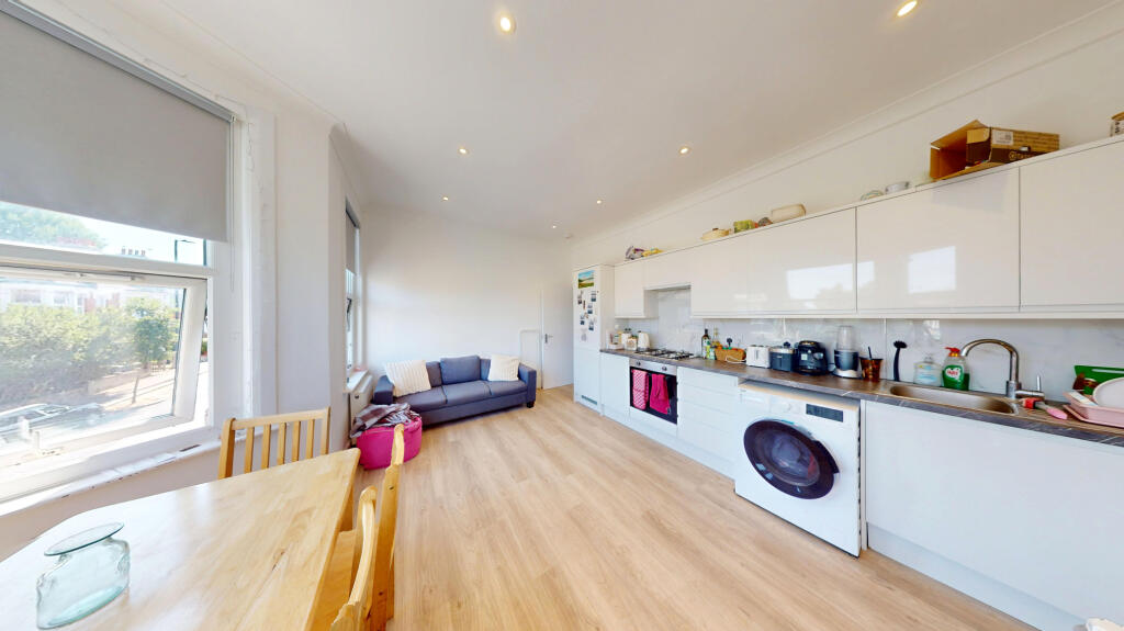 3 bed Mid Terraced House for rent in London. From Chris Anthony Estates - London