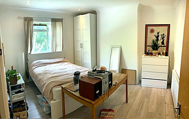 6 bed Mid Terraced House for rent in London. From Chris Anthony Estates - London