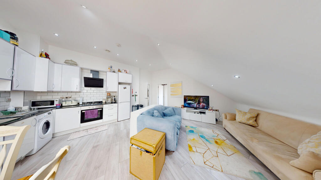 2 bed Apartment for rent in London. From Chris Anthony Estates - London