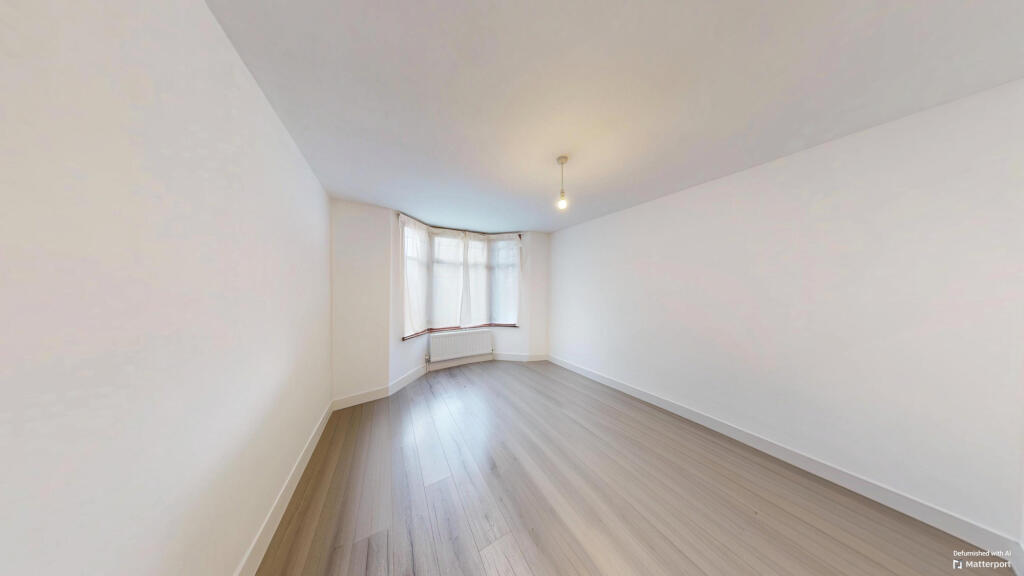 1 bed 1st Floor Flat for rent in Waltham Cross. From Chris Anthony Estates - London