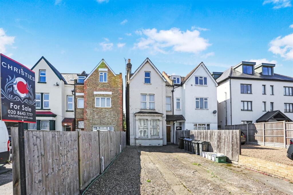 2 bed 1st Floor Flat for rent in Merton. From Christies - Cheam Sales 2 bed 1st Floor Flat for rent in Merton. From Christies - Cheam Sales