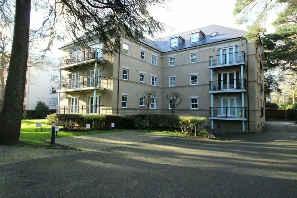3 bed Flat for rent in Bournemouth. From Churchfield Estate Agents - Bournemouth