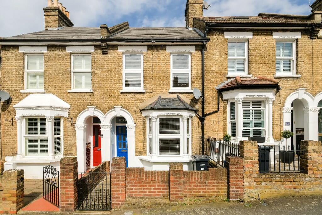 2 bed Mid Terraced House for rent in Woodford. From Churchill Estates - South Woodford