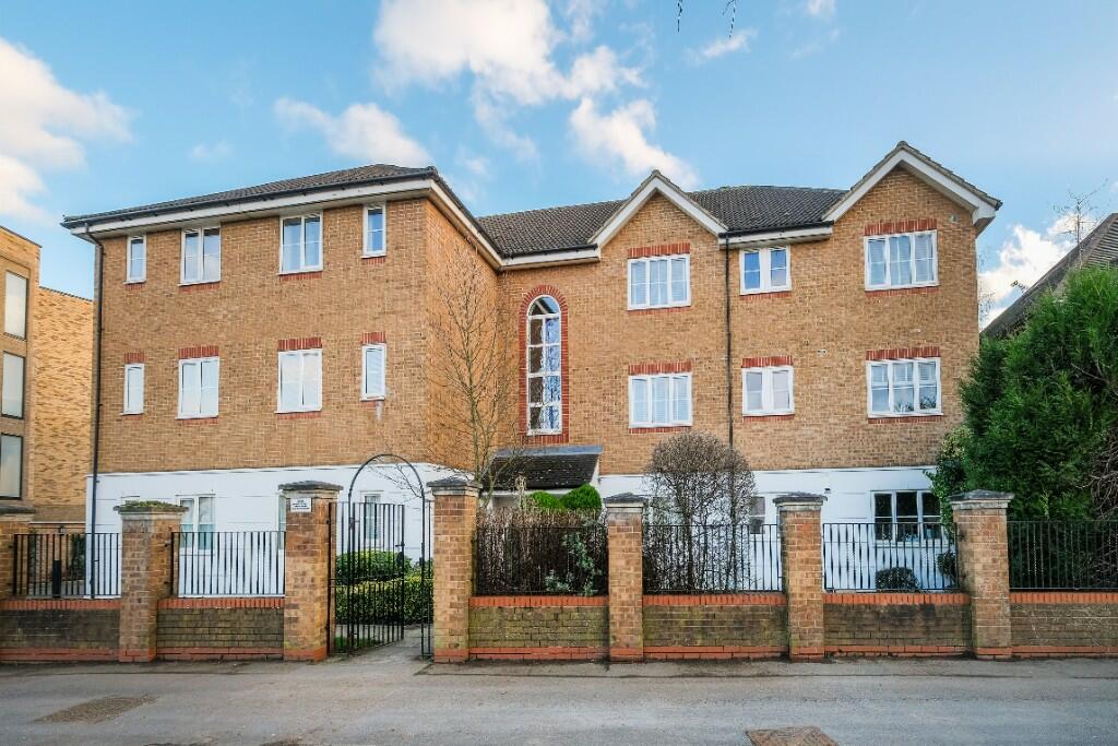 2 bed Apartment for rent in London. From Churchill Estates - South Woodford