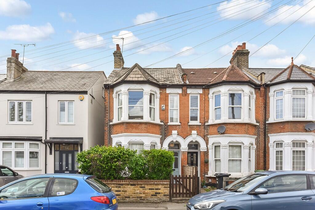 3 bed End of Terrace for rent in Woodford. From Churchill Estates - South Woodford 3 bed End of Terrace for rent in Woodford. From Churchill Estates - South Woodford