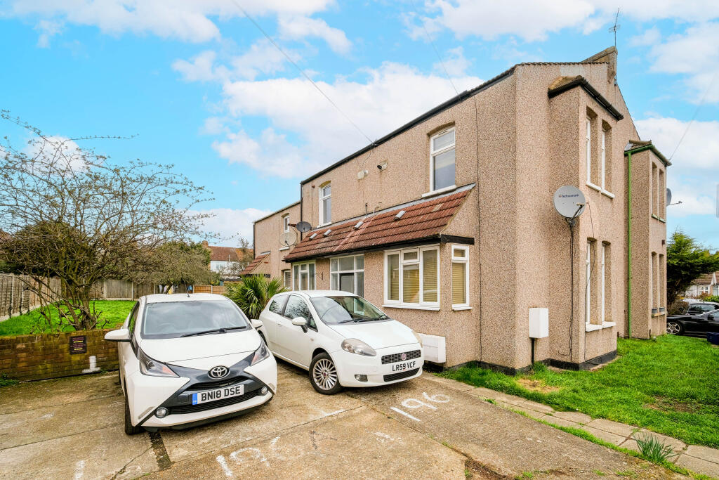 1 bed Mid Terraced House for rent in Woodford. From Churchill Estates - South Woodford