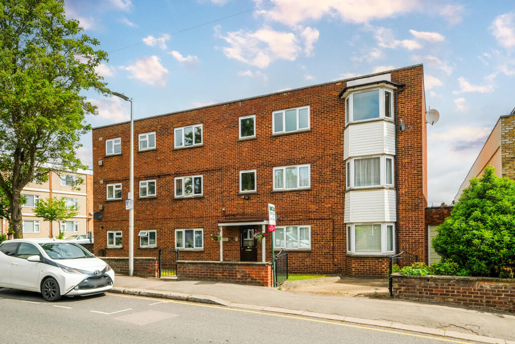 1 bed 1st Floor Flat for rent in Wanstead. From Churchill Estates - South Woodford