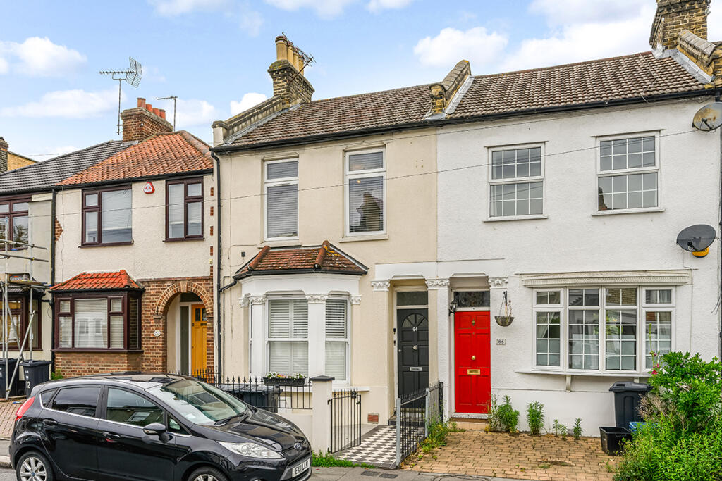 2 bed 1st Floor Flat for rent in Woodford. From Churchill Estates - South Woodford