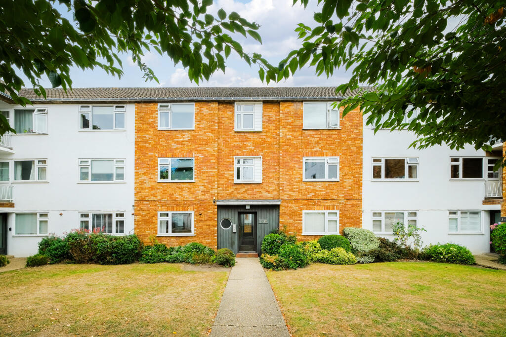 2 bed 1st Floor Flat for rent in Woodford. From Churchill Estates - South Woodford 2 bed 1st Floor Flat for rent in Woodford. From Churchill Estates - South Woodford