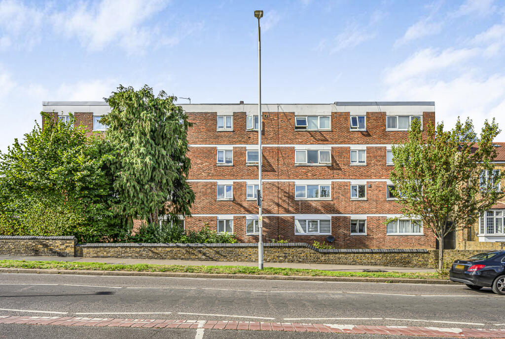 2 bed House (unspecified) for rent in Woodford. From Churchill Estates - South Woodford 2 bed House (unspecified) for rent in Woodford. From Churchill Estates - South Woodford