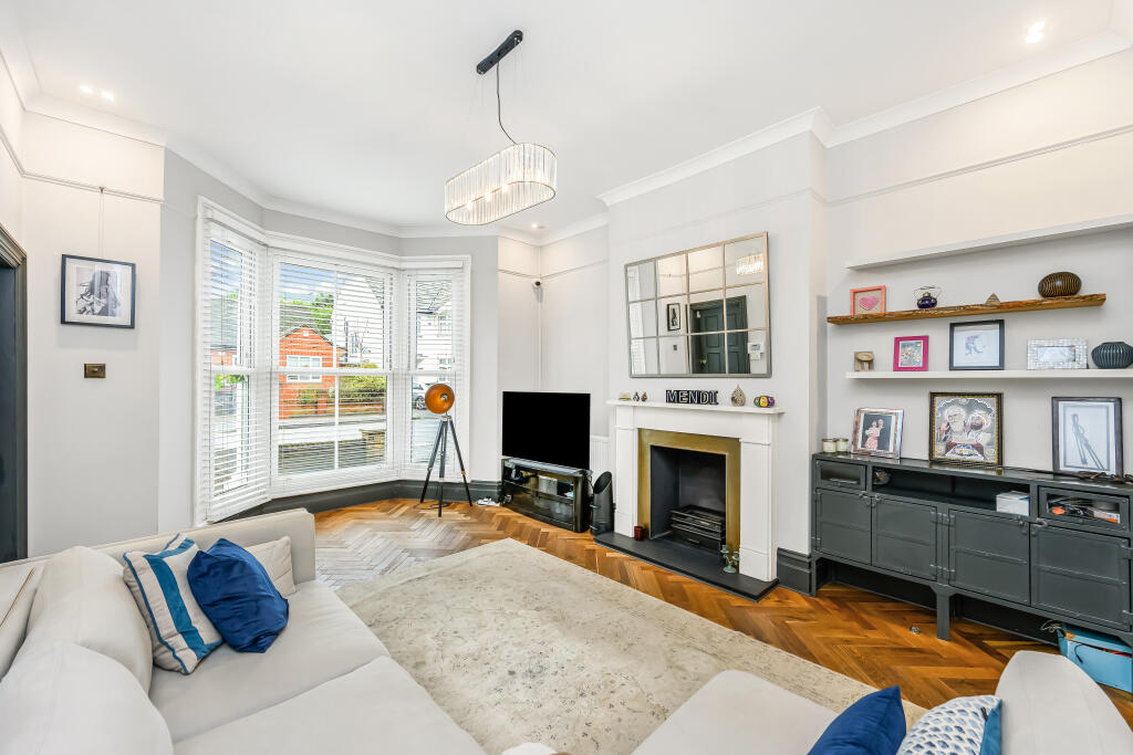 2 bed House (unspecified) for rent in Wanstead. From Churchill Estates - South Woodford