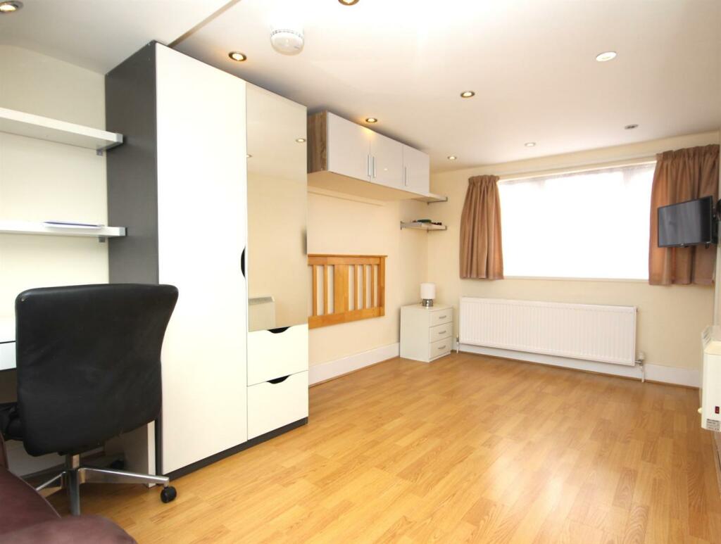 1 bed Room for rent in London. From Churchill Estates - Walthamstow