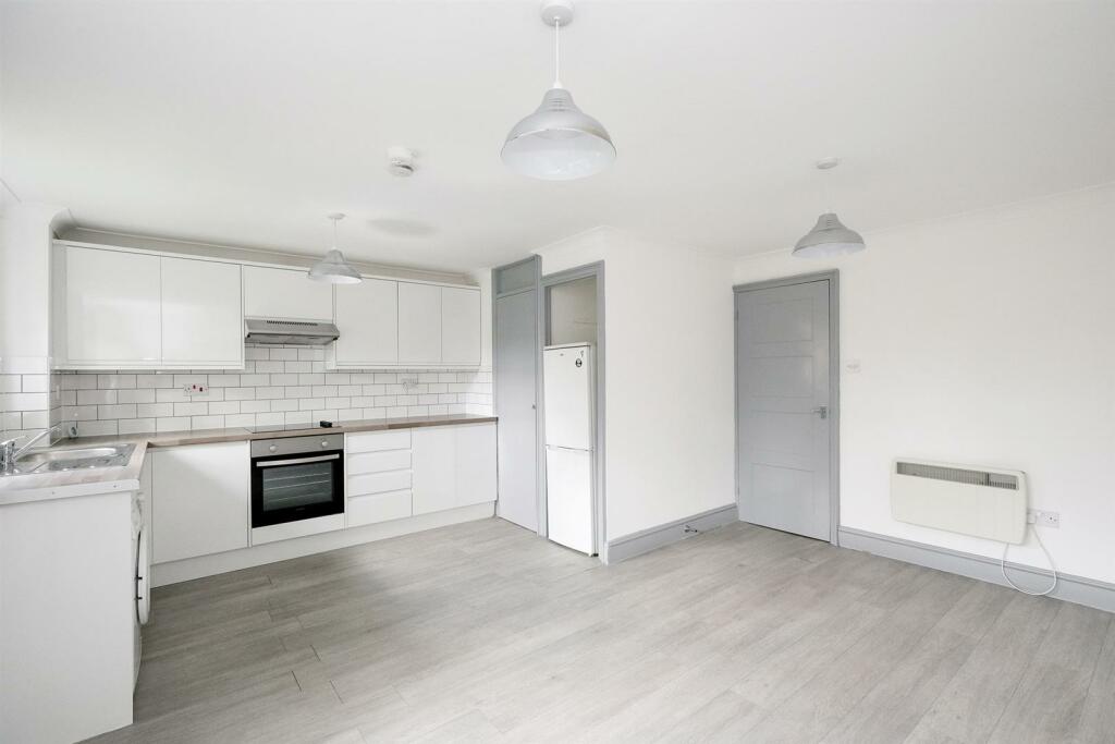 1 bed House (unspecified) for rent in London. From Churchill Estates - Walthamstow