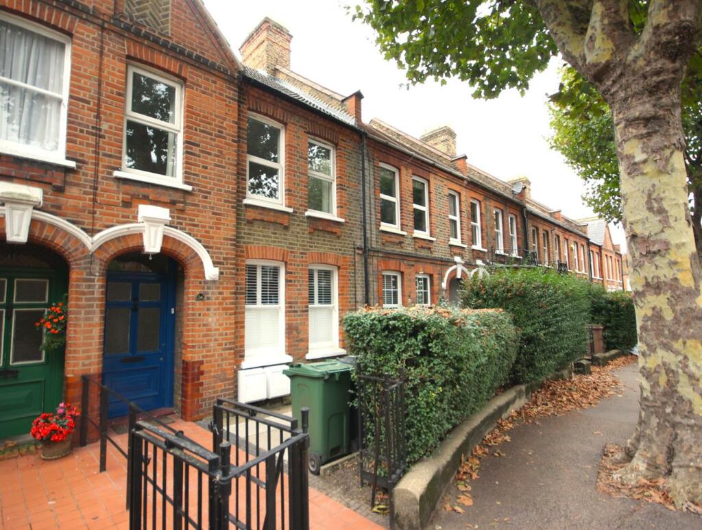 1 bed 1st Floor Flat for rent in Walthamstow. From Churchill Estates - Walthamstow
