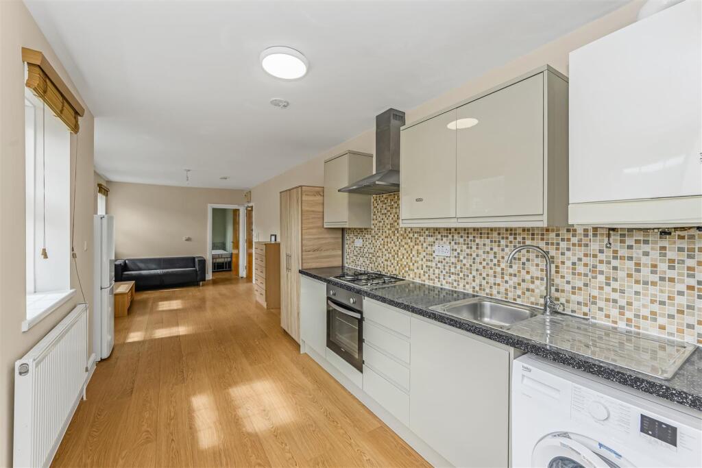 1 bed 1st Floor Flat for rent in Barking. From Churchill Estates - Walthamstow