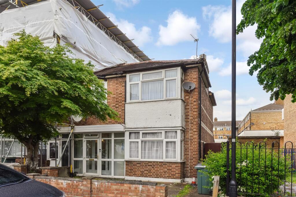 3 bed End of Terrace for rent in Walthamstow. From Churchill Estates - Walthamstow 3 bed End of Terrace for rent in Walthamstow. From Churchill Estates - Walthamstow
