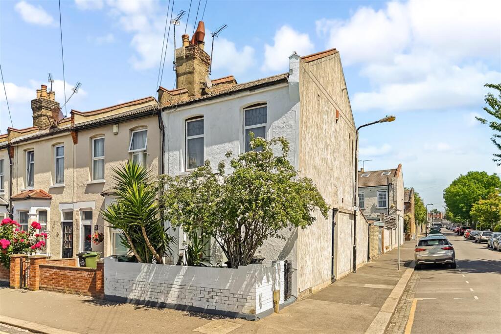 2 bed End of Terrace for rent in Walthamstow. From Churchill Estates - Walthamstow 2 bed End of Terrace for rent in Walthamstow. From Churchill Estates - Walthamstow