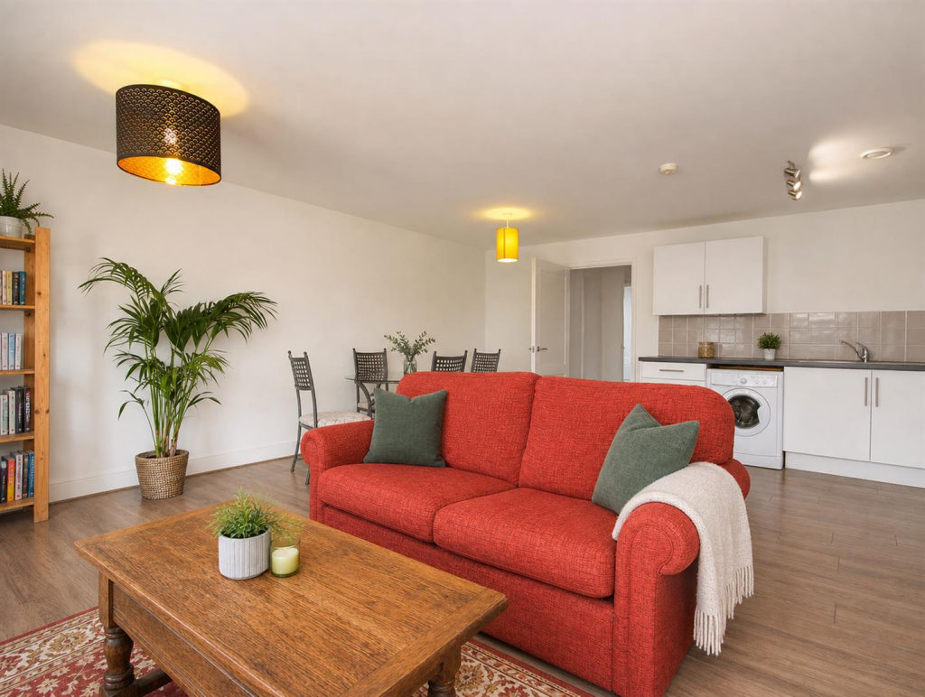 2 bed 1st Floor Flat for rent in Walthamstow. From Churchill Estates - Walthamstow