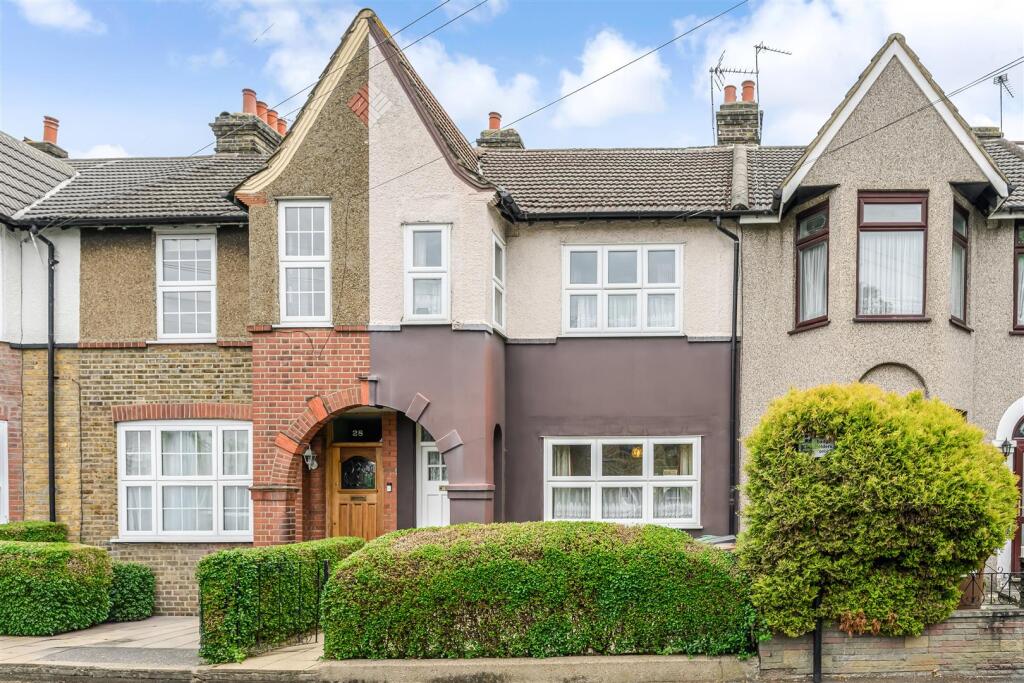 3 bed Detached for rent in Walthamstow. From Churchill Estates - Walthamstow 3 bed Detached for rent in Walthamstow. From Churchill Estates - Walthamstow
