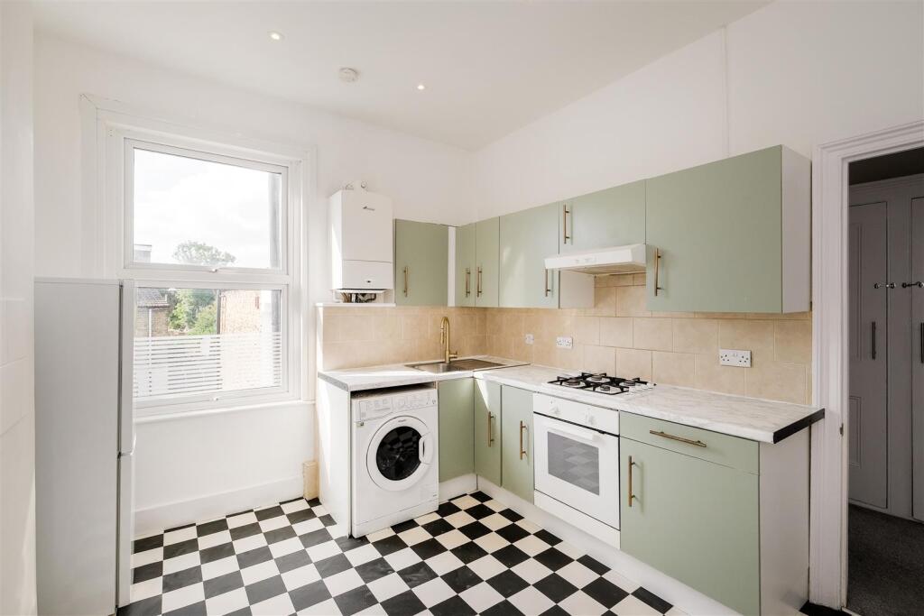 1 bed 1st Floor Flat for rent in Leyton. From Churchill Estates - Walthamstow