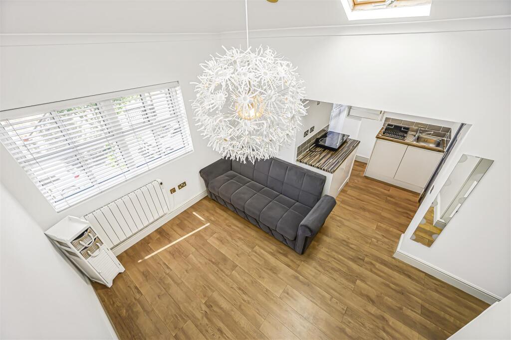 4 bed Studio for rent in Walthamstow. From Churchill Estates - Walthamstow