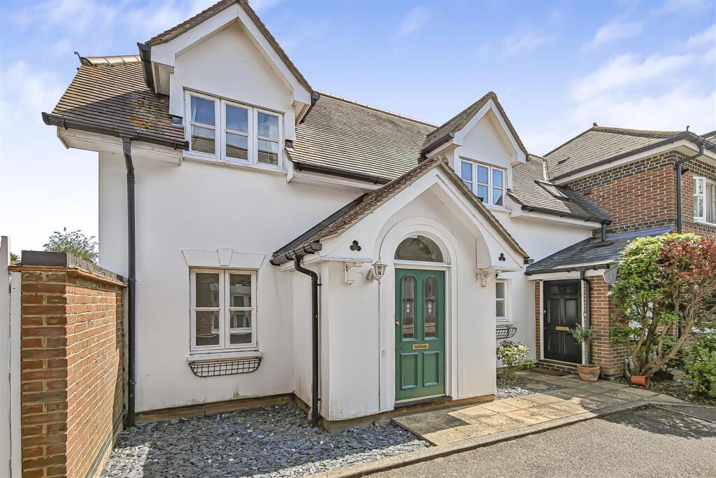 2 bed Detached for rent in Coggeshall. From Churchill Estates - Walthamstow