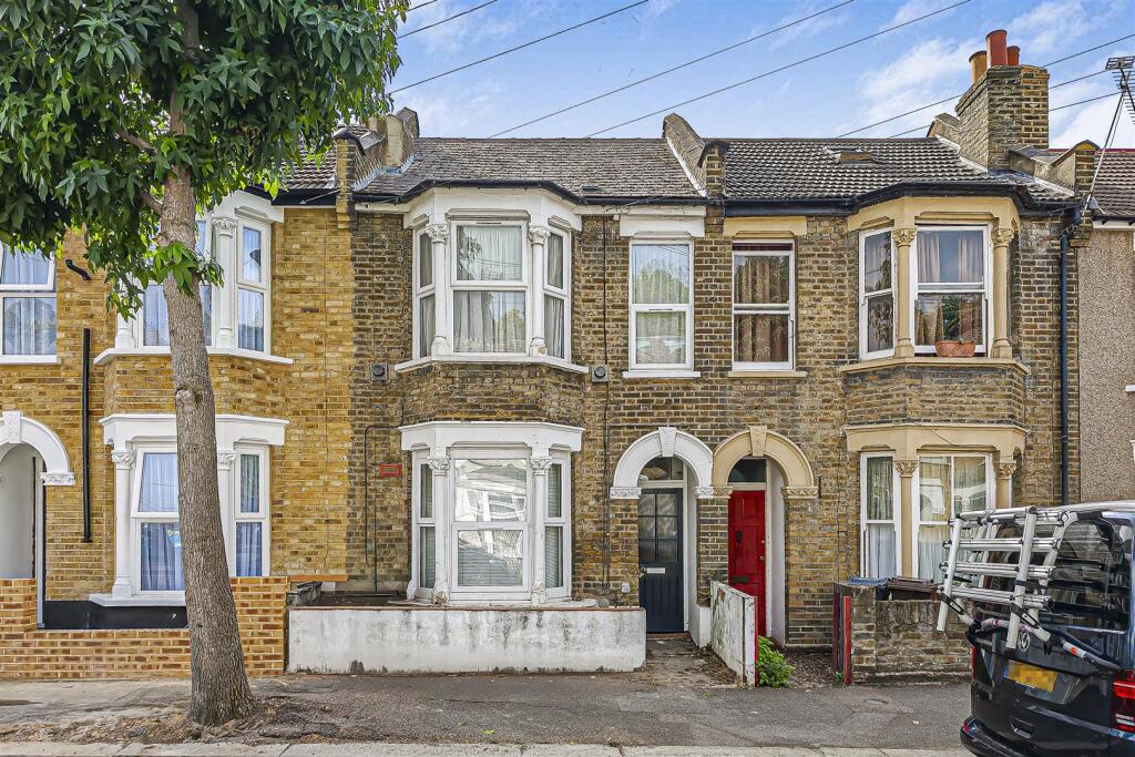 1 bed 1st Floor Flat for rent in Walthamstow. From Churchill Estates - Walthamstow