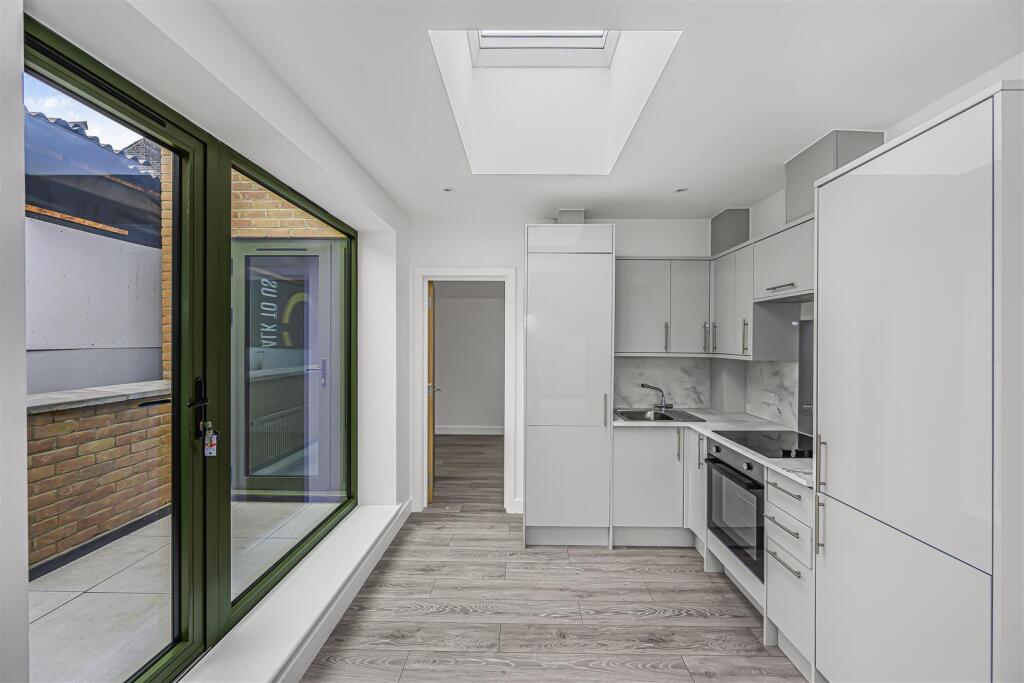 2 bed 1st Floor Flat for rent in Walthamstow. From Churchill Estates - Walthamstow