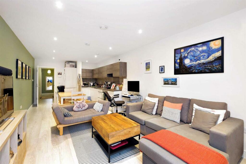 2 bed 1st Floor Flat for rent in Walthamstow. From Churchill Estates - Walthamstow
