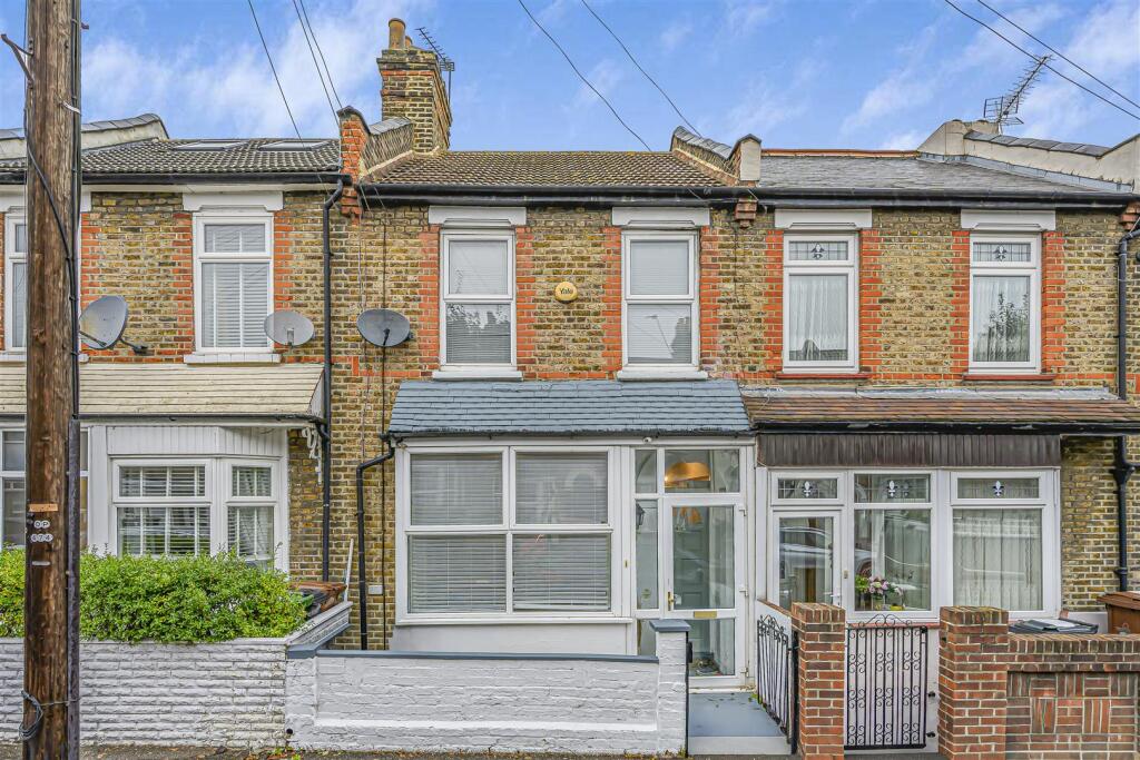 3 bed Mid Terraced House for rent in Walthamstow. From Churchill Estates - Walthamstow