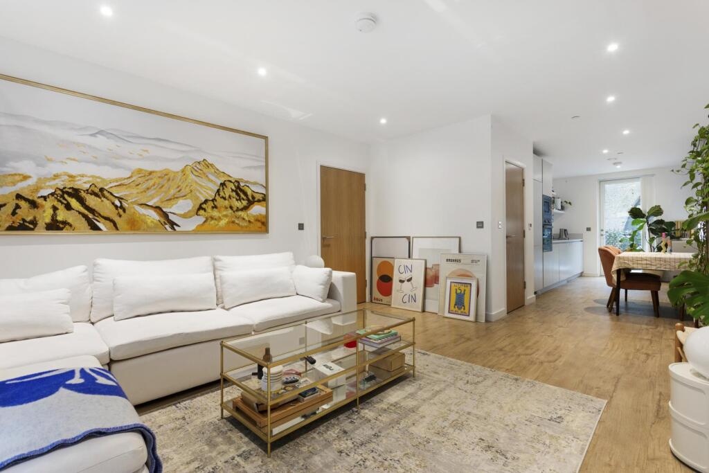 2 bed Apartment for rent in Camberwell. From Circa London - Southwark