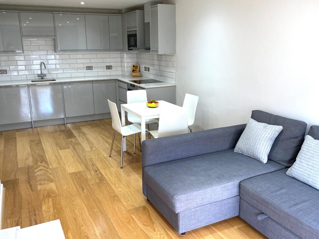 2 bed Flat for rent in London. From Circle Residential - Circle Residential