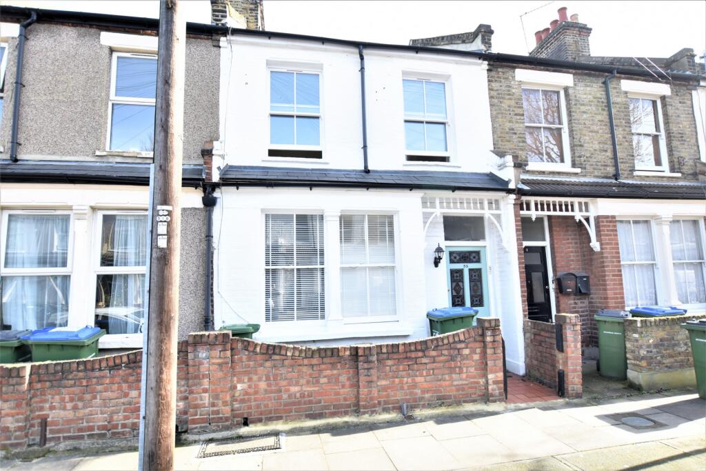 5 bed Detached for rent in Greenwich. From CKB Estate Agents - Eltham 5 bed Detached for rent in Greenwich. From CKB Estate Agents - Eltham