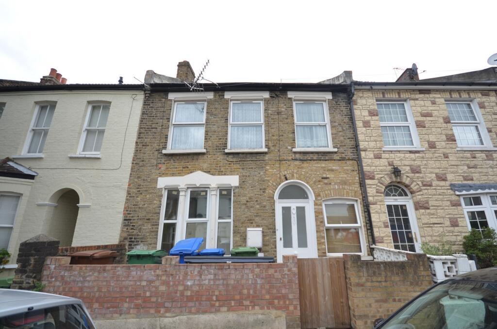 2 bed 1st Floor Flat for rent in Camberwell. From CKB Estate Agents - Eltham