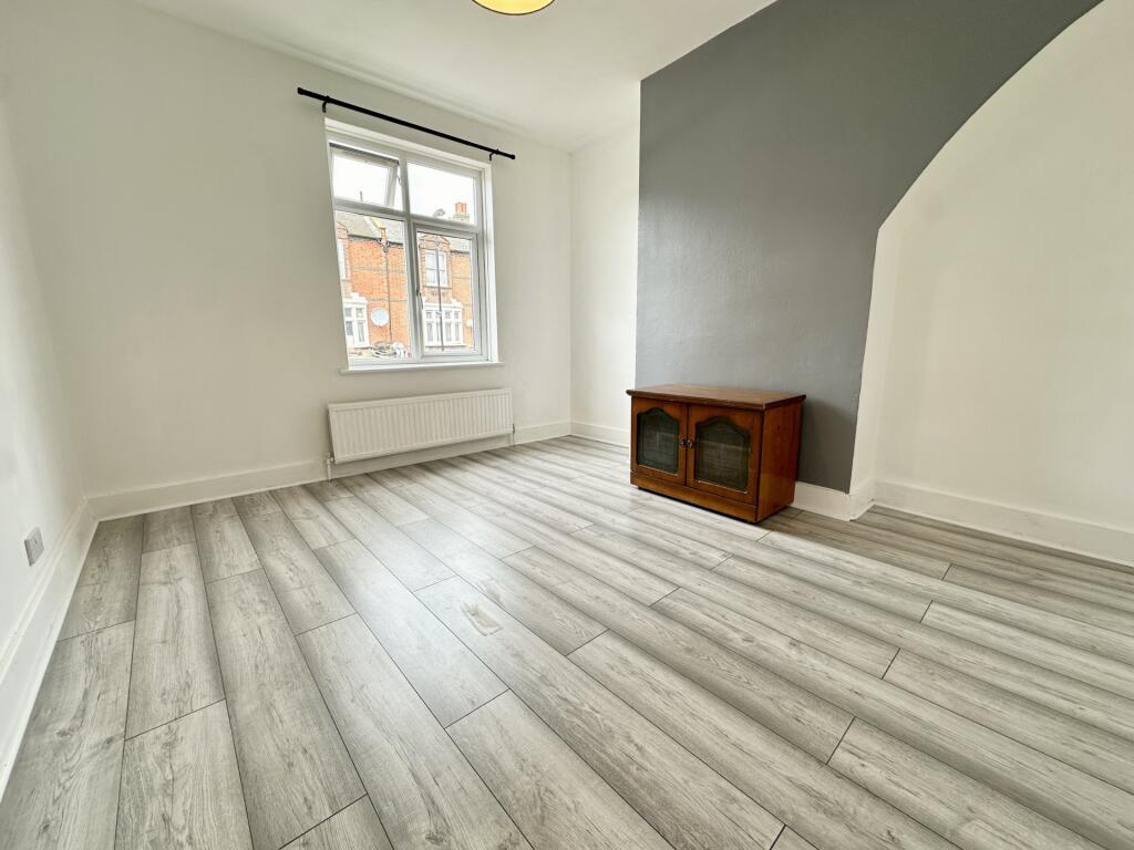 3 bed 1st Floor Flat for rent in Catford. From CKB Estate Agents - Eltham 3 bed 1st Floor Flat for rent in Catford. From CKB Estate Agents - Eltham