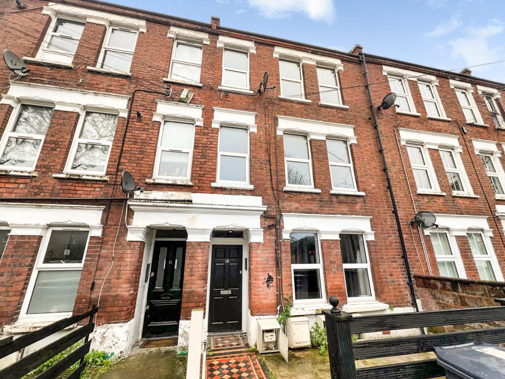 2 bed 1st Floor Flat for rent in Camberwell. From CKB Estate Agents - Eltham