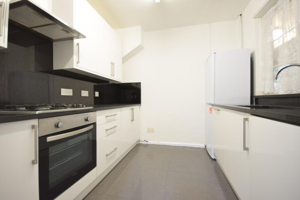 3 bed Duplex for rent in Lewisham. From CKB Estate Agents - Eltham