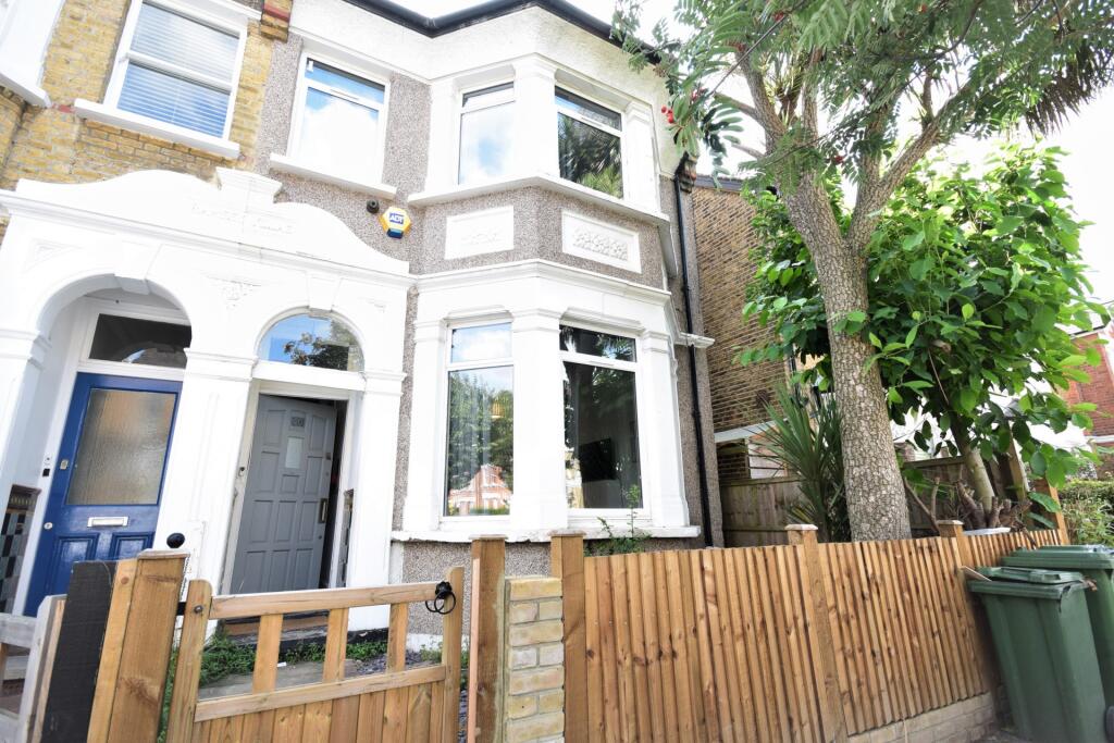 5 bed Detached for rent in Penge. From CKB Estate Agents - Eltham 5 bed Detached for rent in Penge. From CKB Estate Agents - Eltham