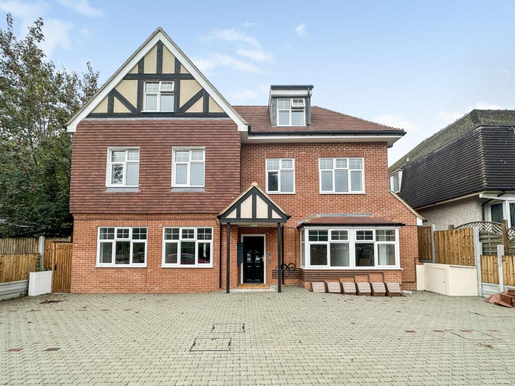 2 bed Apartment for rent in Hooley. From CKB Estate Agents - Eltham 2 bed Apartment for rent in Hooley. From CKB Estate Agents - Eltham