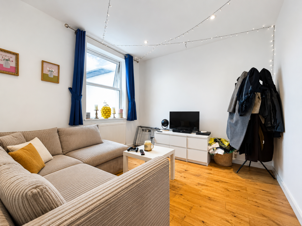 5 bed 1st Floor Flat for rent in Camberwell. From CKB Estate Agents - Eltham 5 bed 1st Floor Flat for rent in Camberwell. From CKB Estate Agents - Eltham