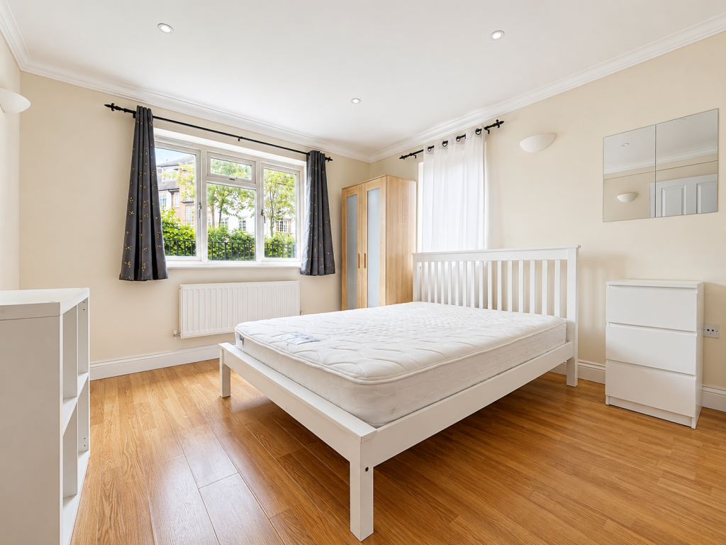 4 bed House Share for rent in Penge. From CKB Estate Agents - Eltham 4 bed House Share for rent in Penge. From CKB Estate Agents - Eltham