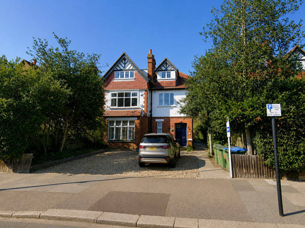 2 bed 1st Floor Flat for rent in Eltham. From CKB Estate Agents - Eltham